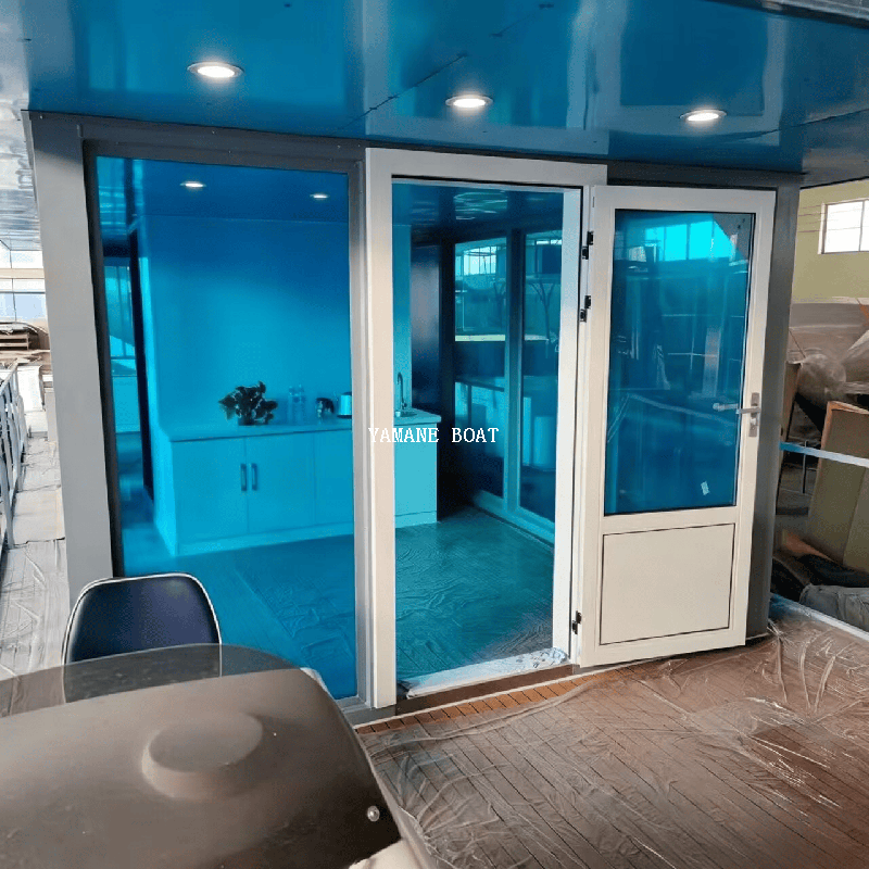 11-метровая понтонная лодка со стеклянным домом Yamane Ryu Yacht Factory