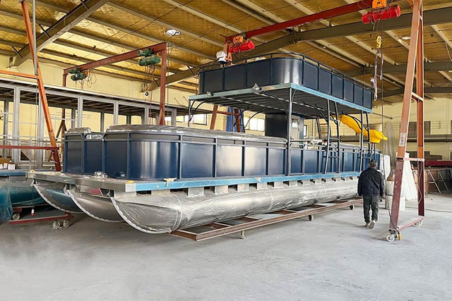 алюминиевая-понтонная-лодка-со-второй-палубой-и-горкой-для-семейного-удовольствия-и-водных-рекреационных-сооружений2