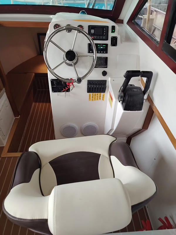 SG950F 9,5-метровая лодка с полной каютой из стекловолокна Яманэ Рю яхта (9).JPG